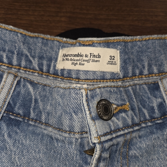 2 Abercrombie & Fitch Shorts - Picture 5 of 6